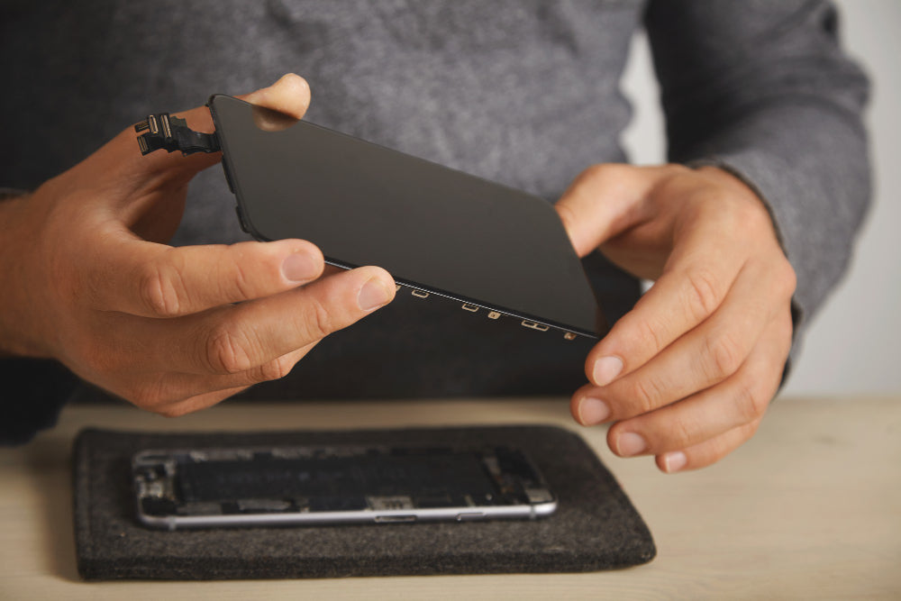 How to Identify a Genuine-Quality Mobile LCD vs. a Low-Grade Copy